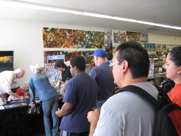 Fans line up to see Noel on July 2, 2011 in Tuscon.